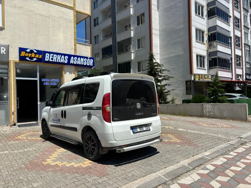 Berkas Asansör Dükkan Önü